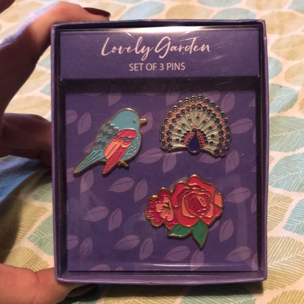 NWT  Lady Jayne brand Lovely Garden pin set (3) bird, peacock, rose.